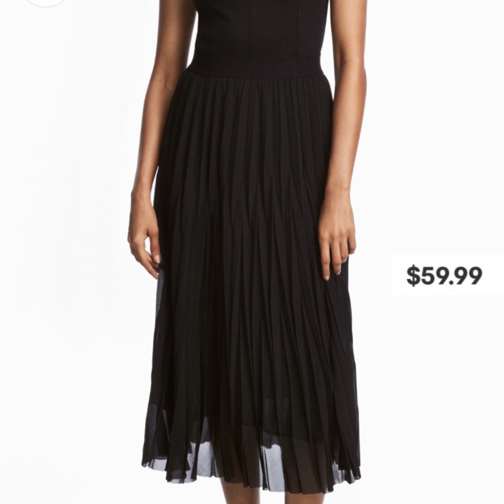 Pleated skirt